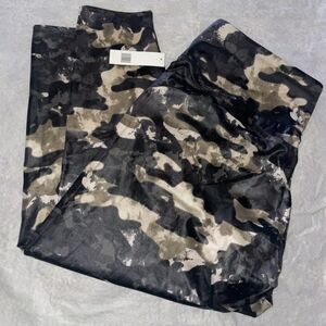 NWT Tahari Camouflage Compression Leggings 1X